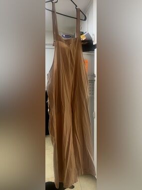 Women’s Tan Jumper 2XL but fits more like XL